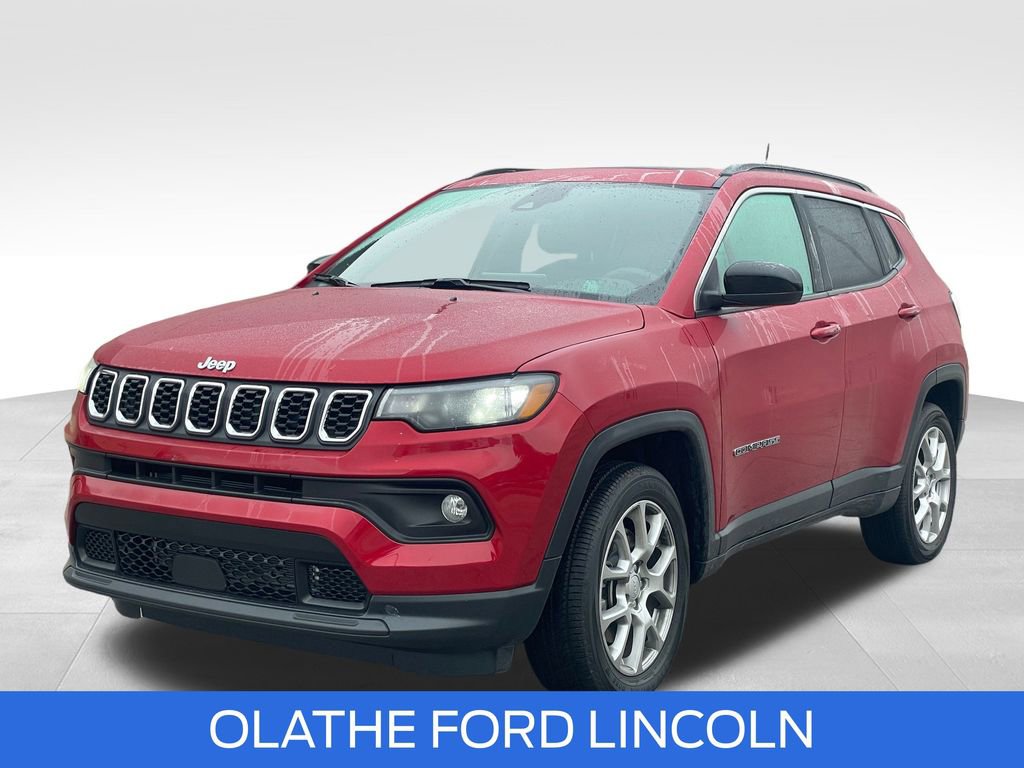 Used 2024 Jeep Compass Latitude w/ Sun and Sound Group image 32