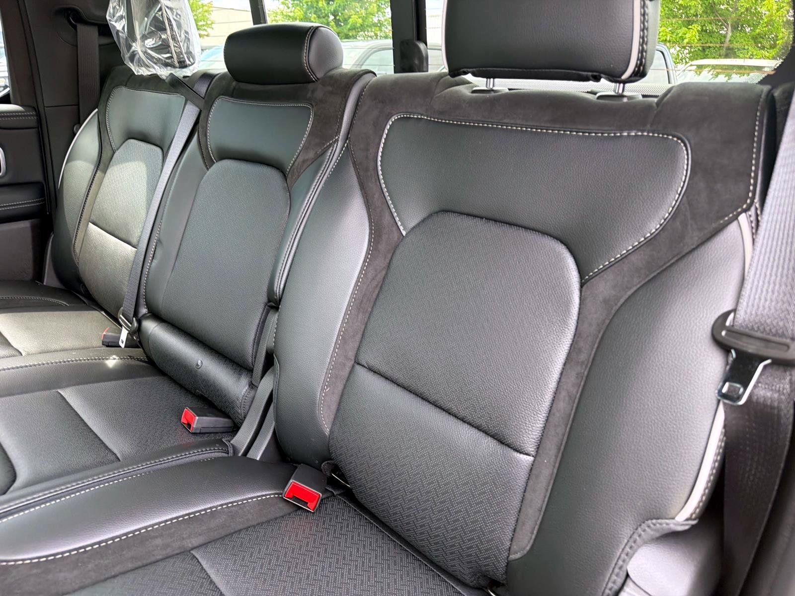 New 2026 RAM 1500 Laramie AWD/4WD image 9