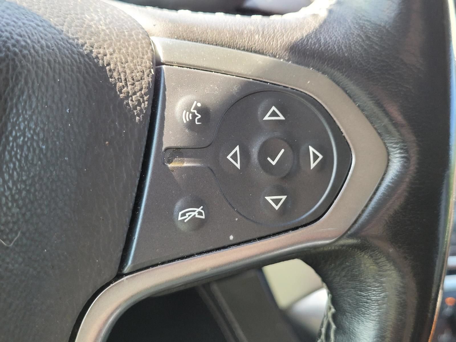 Used 2019 Chevrolet Suburban Premier w/ Premier Plus Edition RWD image 35