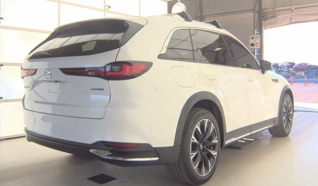 Used 2024 MAZDA CX-90 Plug-In Hybrid w/ Premium Plus AWD/4WD image 3