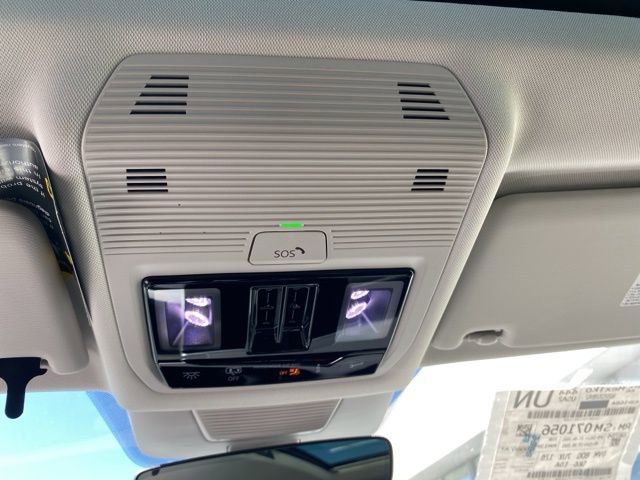 New 2025 Volkswagen Tiguan SE image 44