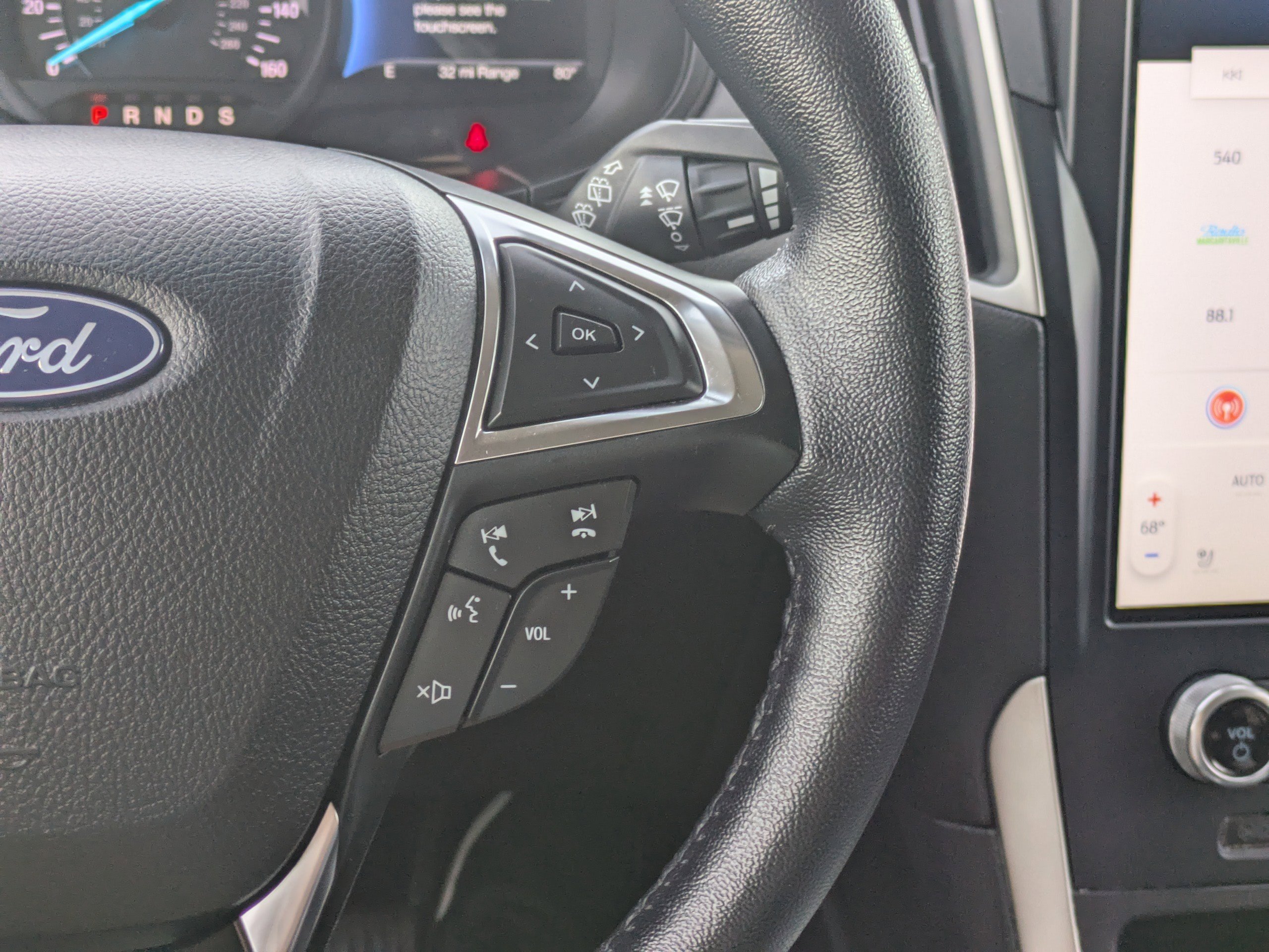 Used 2022 Ford Edge SEL w/ Convenience Package image 18