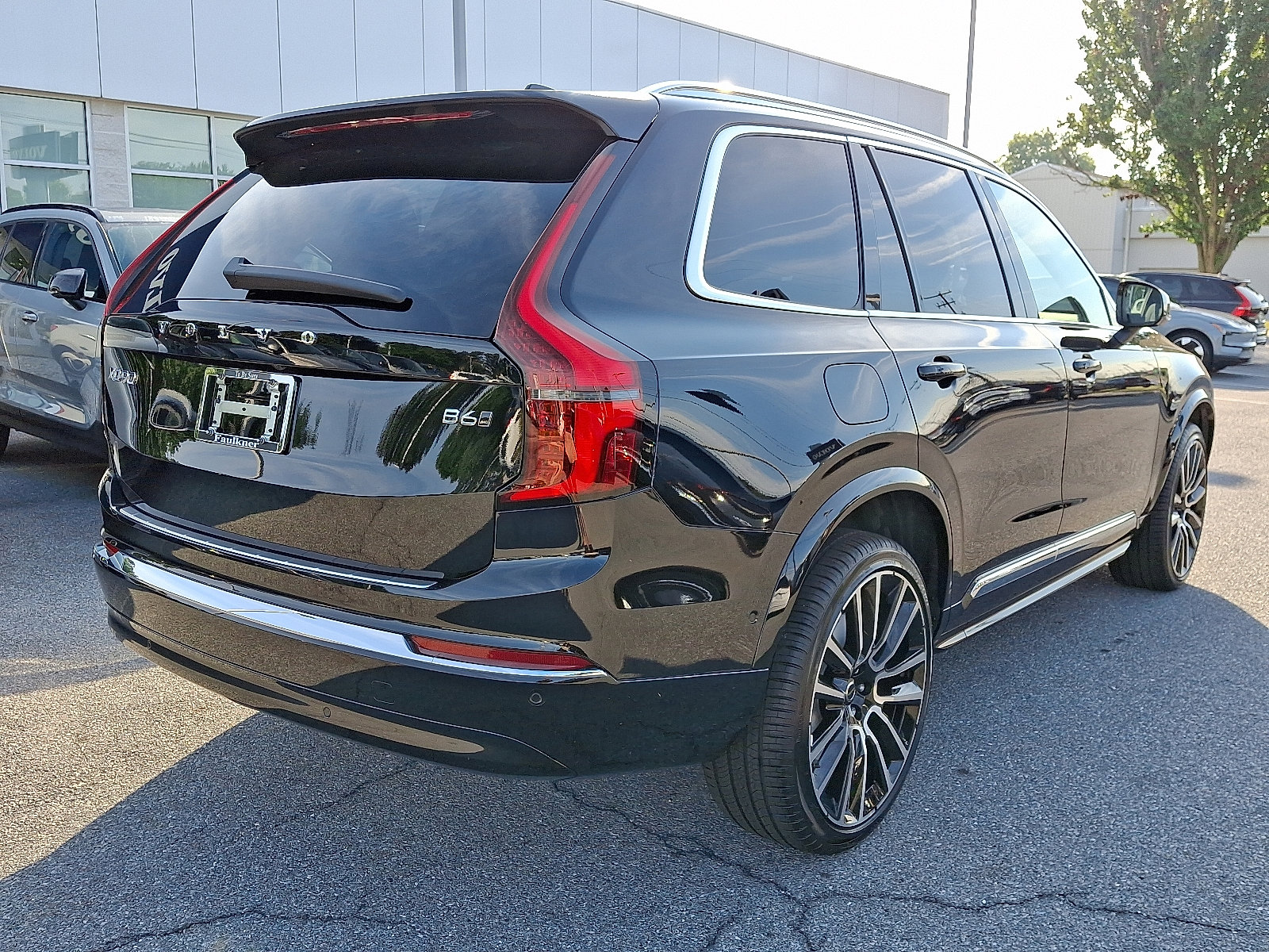 New 2026 Volvo XC90 B6 Plus w/ Protection Package image 4