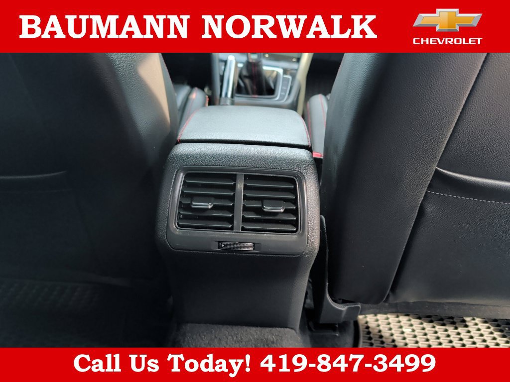 Used 2021 Volkswagen GTI SE FWD image 40