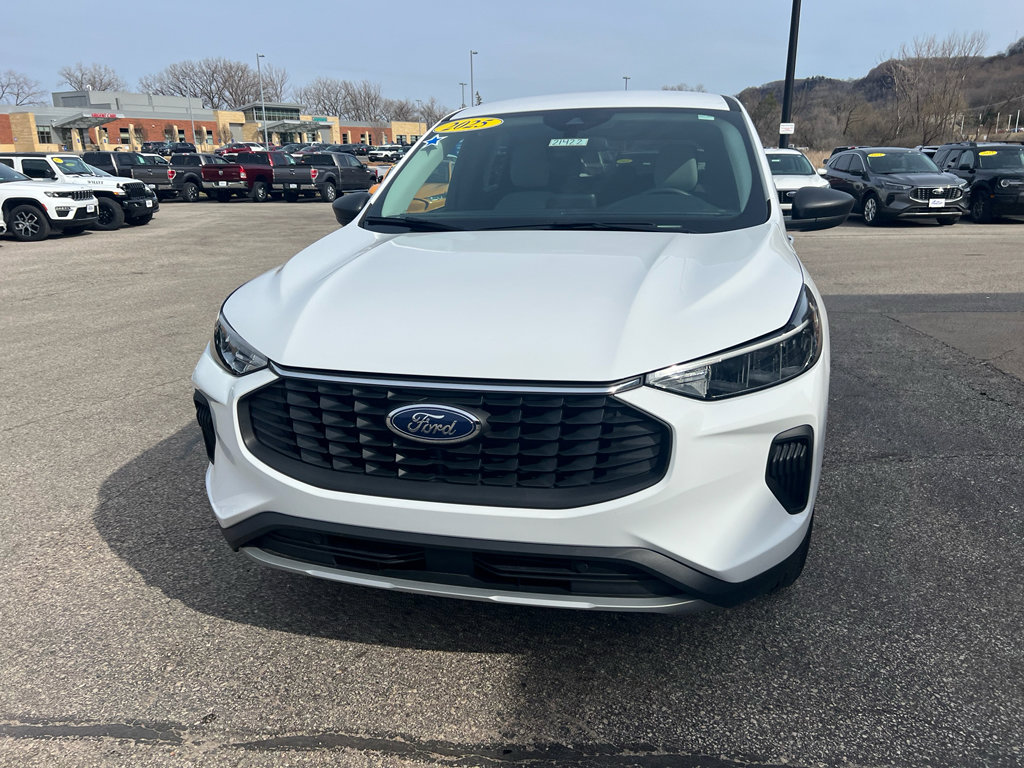 Used 2025 Ford Escape Active w/ Cold Weather Package image 2