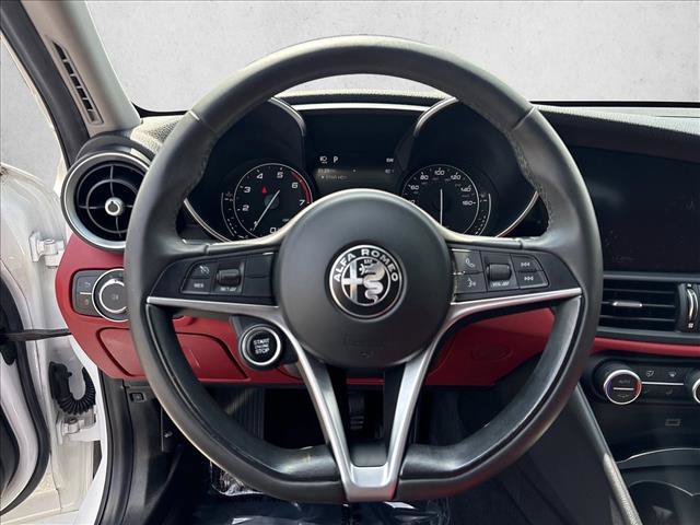 Used 2018 Alfa Romeo Giulia AWD image 17