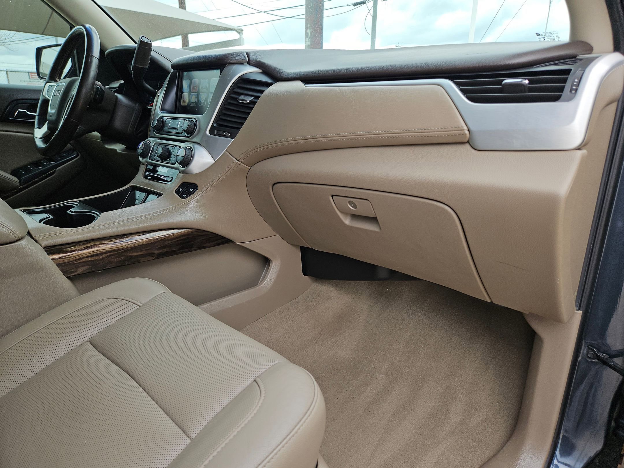 Used 2019 GMC Yukon XL SLT w/ Open Road Package image 28