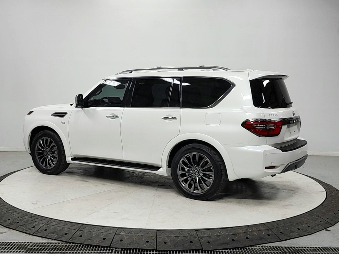 Used 2021 Nissan Armada Platinum w/ Captain's Chairs Package image 5