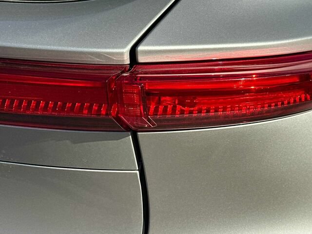 Used 2024 Toyota Venza LE AWD/4WD image 33