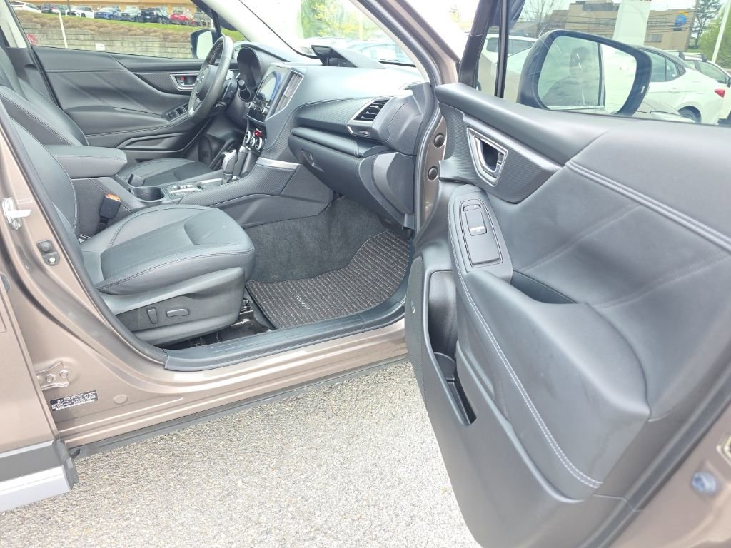 Used 2023 Subaru Forester Touring AWD/4WD image 9