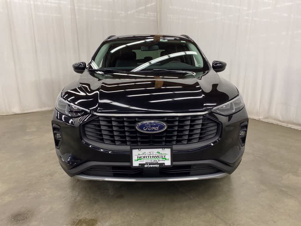 Used 2025 Ford Escape Platinum AWD/4WD image 9