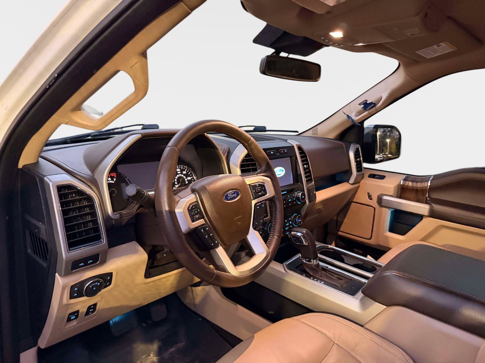Used 2019 Ford F150 Lariat RWD image 7