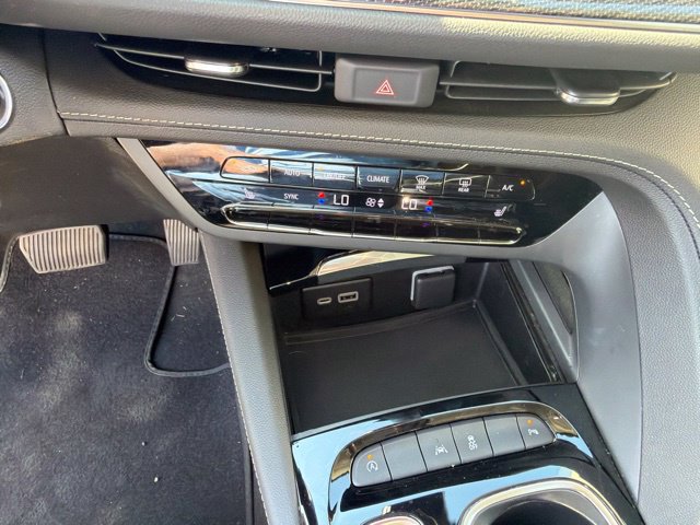Used 2023 Buick Envision Essence FWD image 25