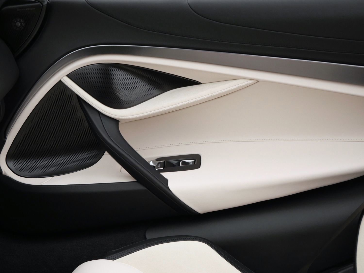 Used 2024 McLaren 750S Spider image 14