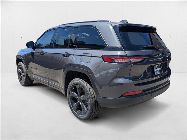 New 2025 Jeep Grand Cherokee Altitude image 8