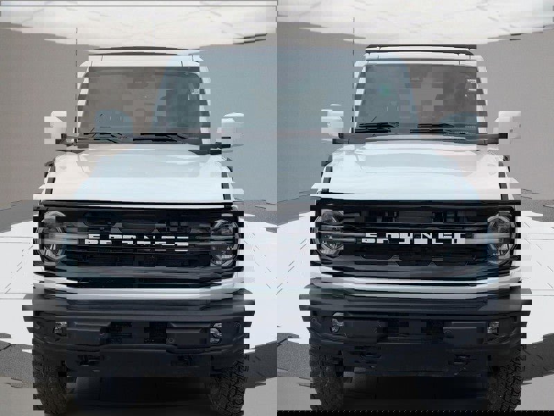 Used 2024 Ford Bronco Outer Banks image 9