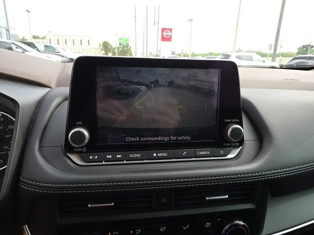 Used 2023 Nissan Rogue S image 19