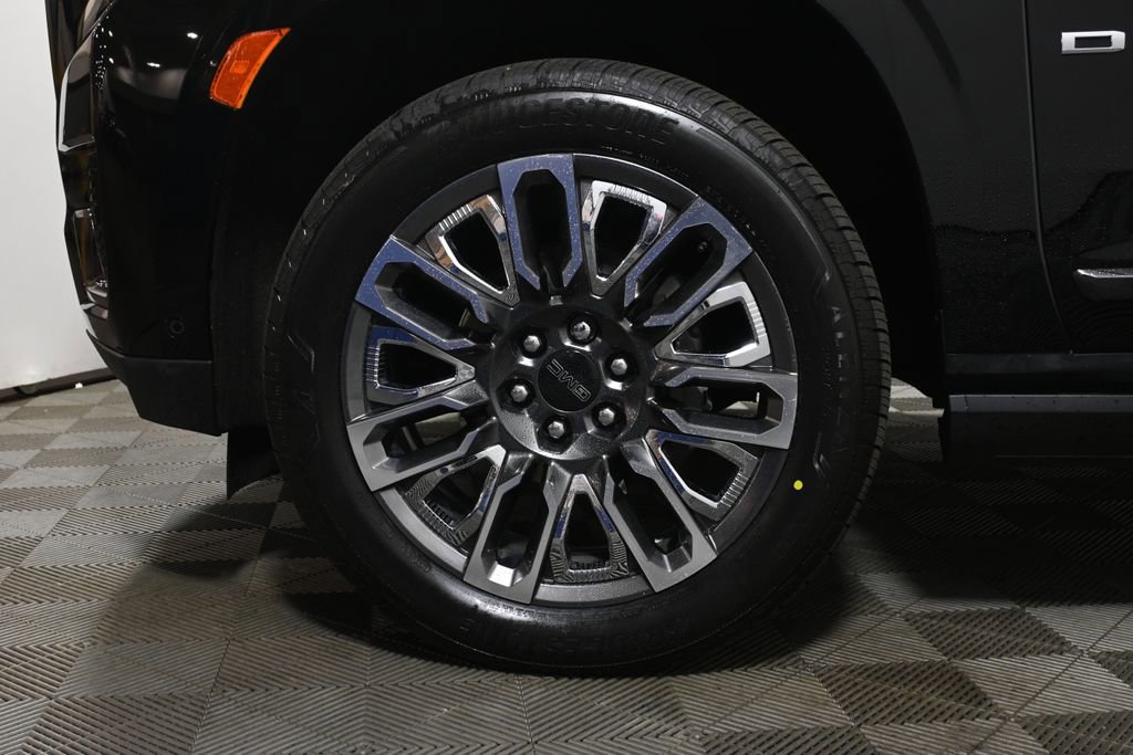 Used 2024 GMC Yukon Denali Ultimate AWD/4WD image 12