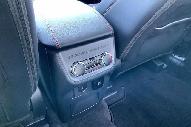 Used 2025 Ford Explorer ST AWD/4WD image 10