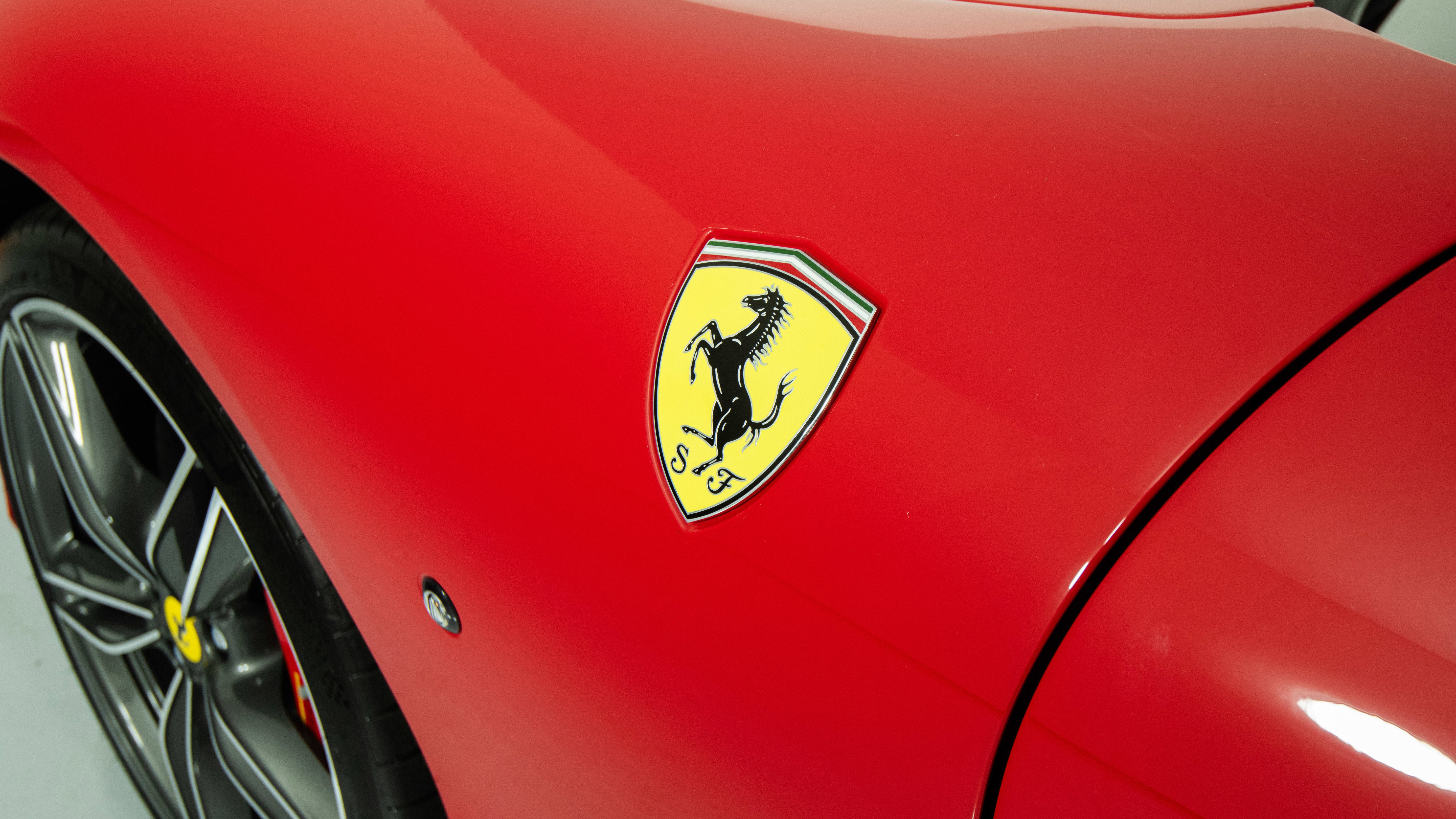 Certified 2025 Ferrari Roma Spider RWD image 15