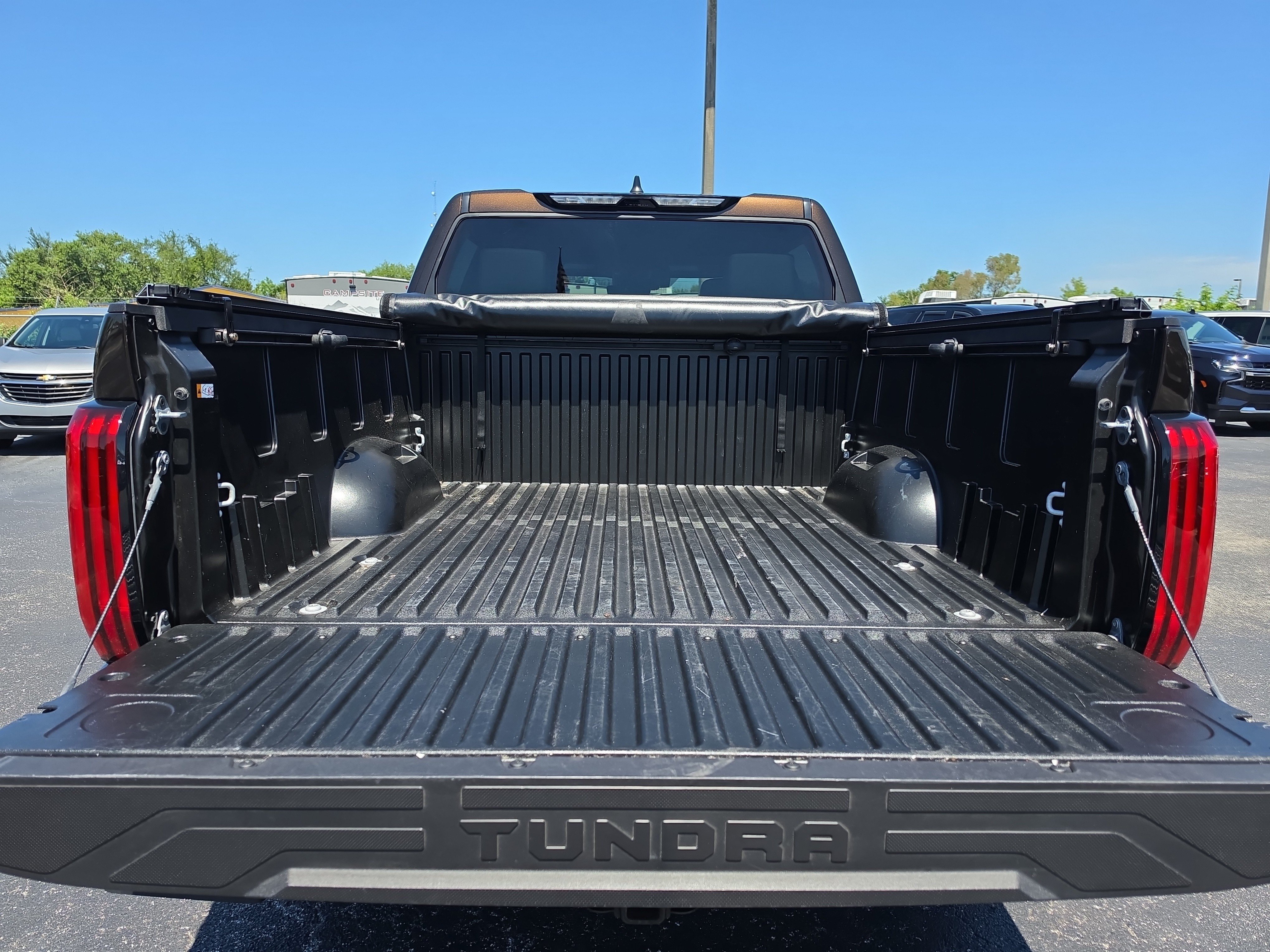 Used 2025 Toyota Tundra Limited AWD/4WD image 7