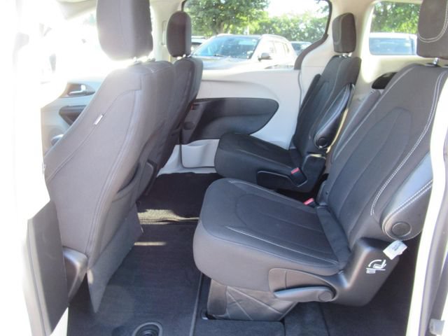 Certified 2023 Chrysler Voyager LX FWD image 32