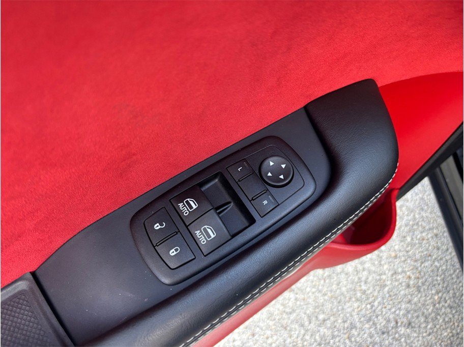 Used 2015 Dodge Challenger SRT Hellcat image 23