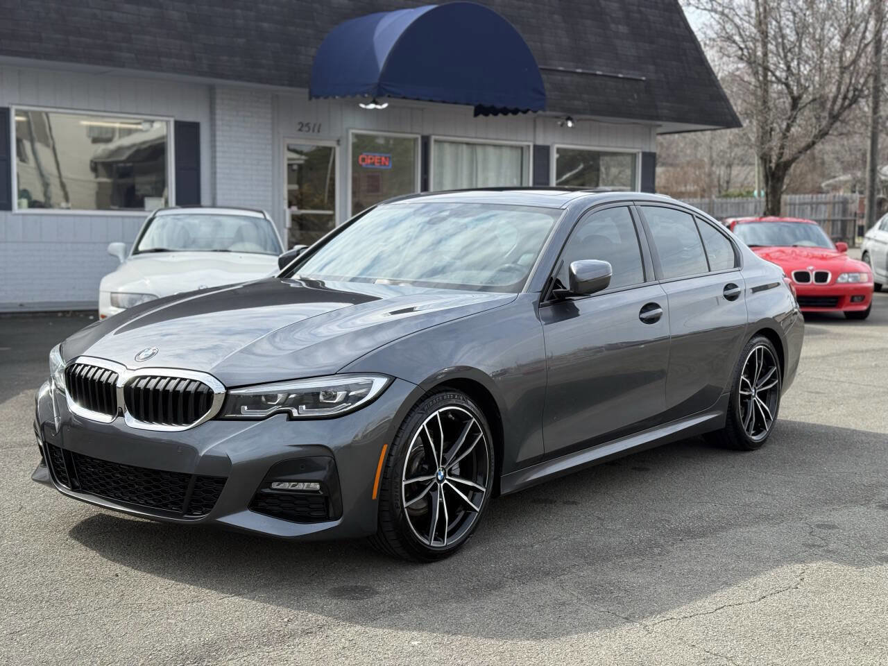 Used 2021 BMW 330i Sedan RWD image 4