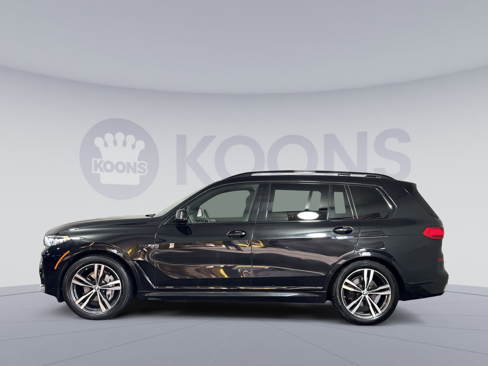 Used 2022 BMW X7 xDrive40i w/ M Sport Package image 2