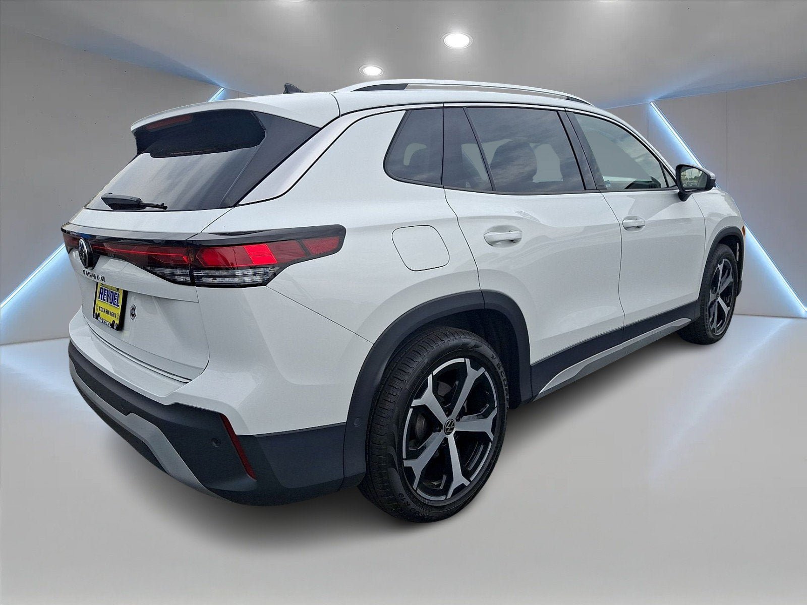 Used 2026 Volkswagen Tiguan SE FWD image 6