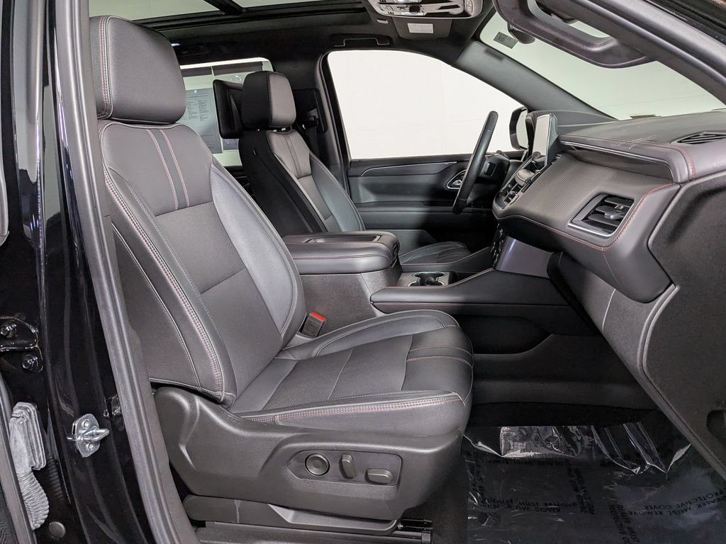 Used 2021 Chevrolet Tahoe RST w/ Luxury Package AWD/4WD image 30