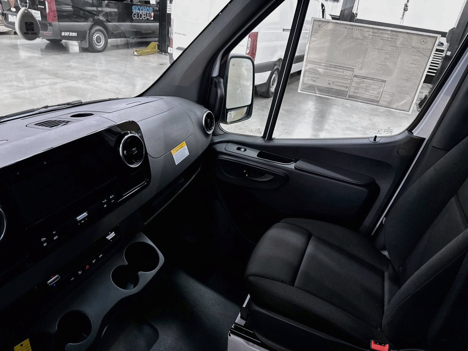 Used 2025 Mercedes-Benz Sprinter 3500 image 24