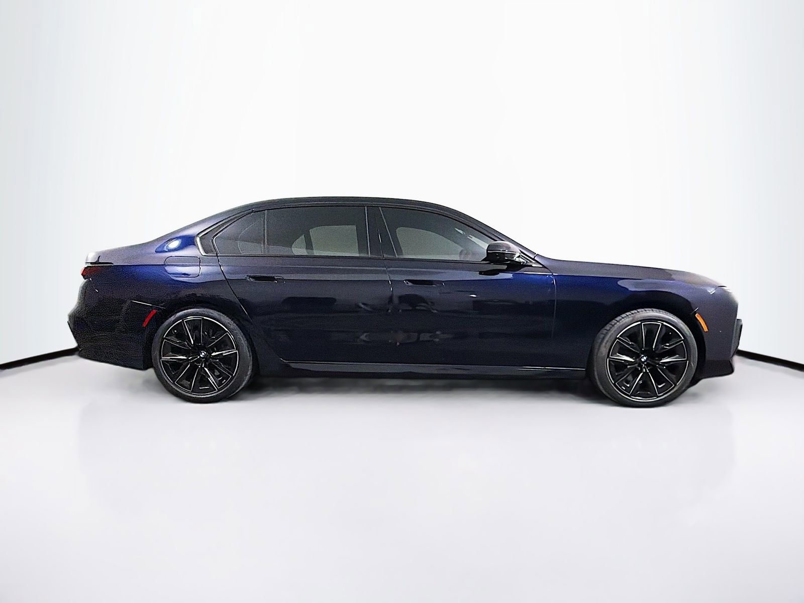 Used 2024 BMW 740i RWD image 8