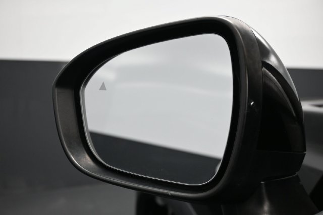 Used 2022 Nissan Rogue SV FWD image 4