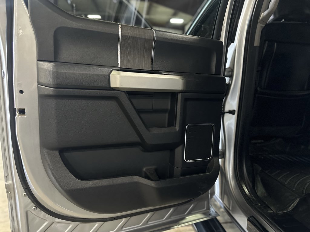Used 2020 Ford F250 Lariat image 27