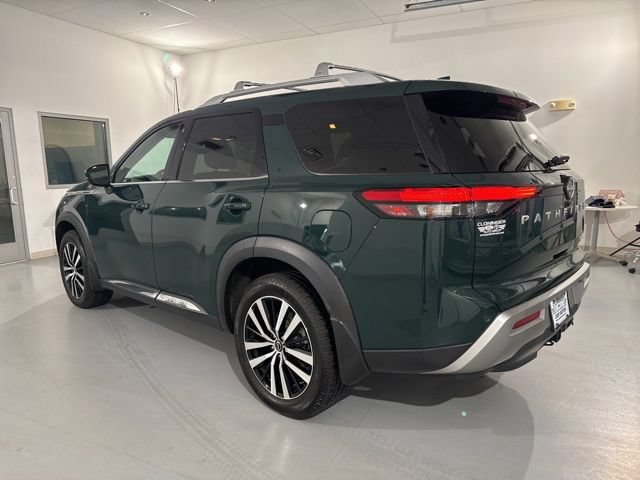Used 2023 Nissan Pathfinder Platinum AWD/4WD image 6