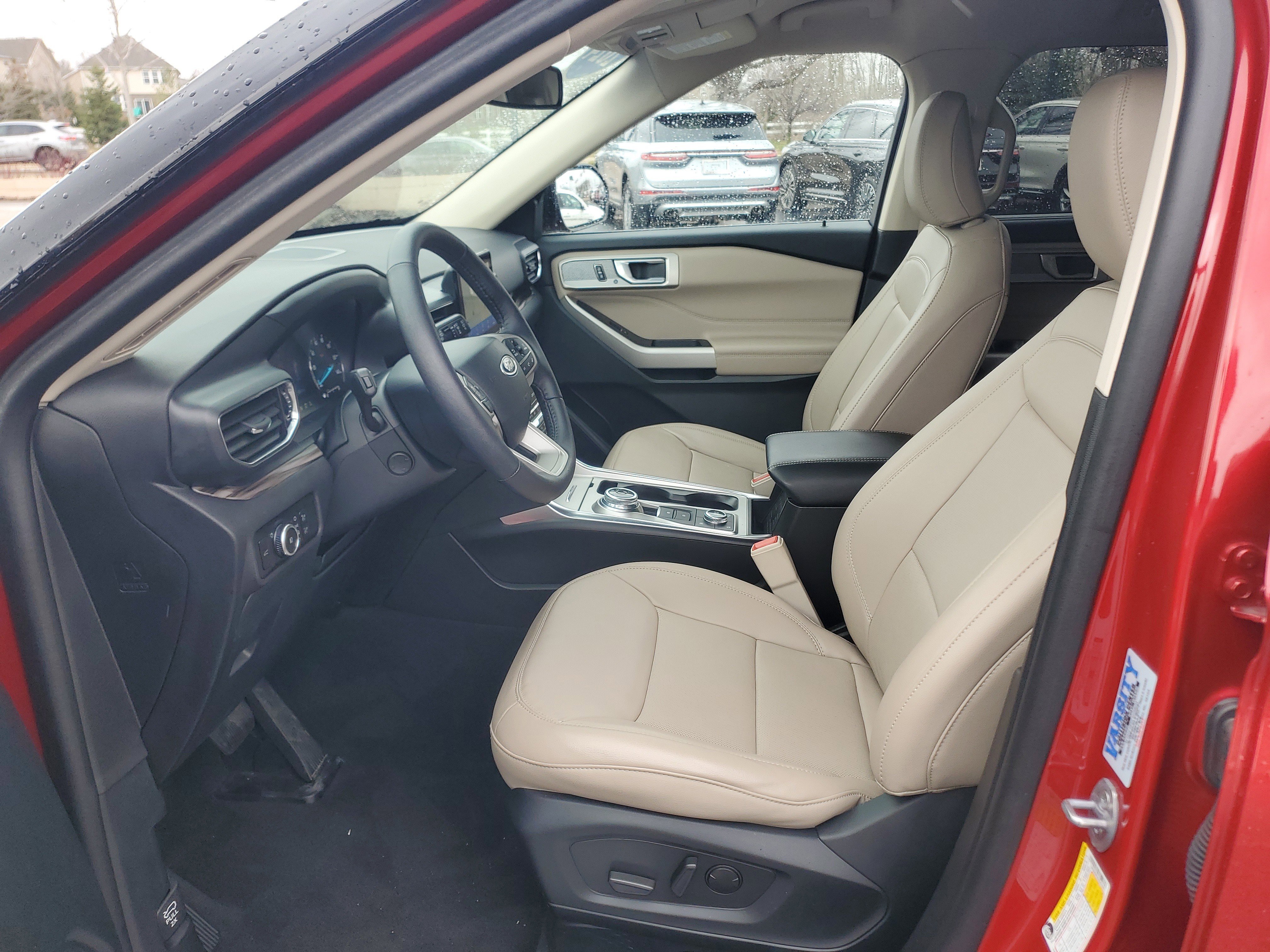 Used 2024 Ford Explorer Limited w/ Equipment Group 301A AWD/4WD image 12