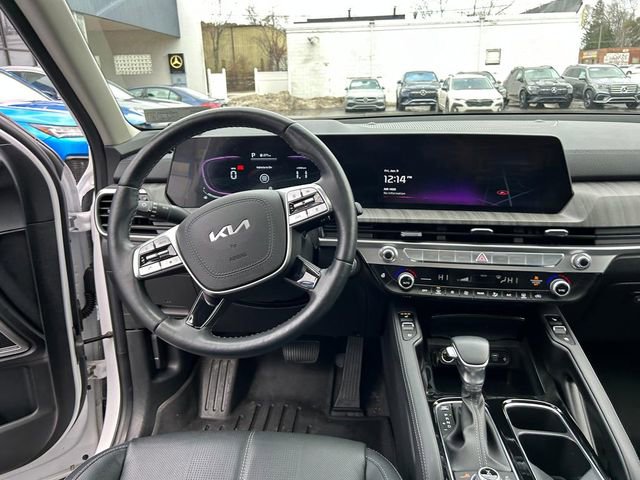 Used 2024 Kia Telluride EX w/ EX Captain's Chair Package image 16