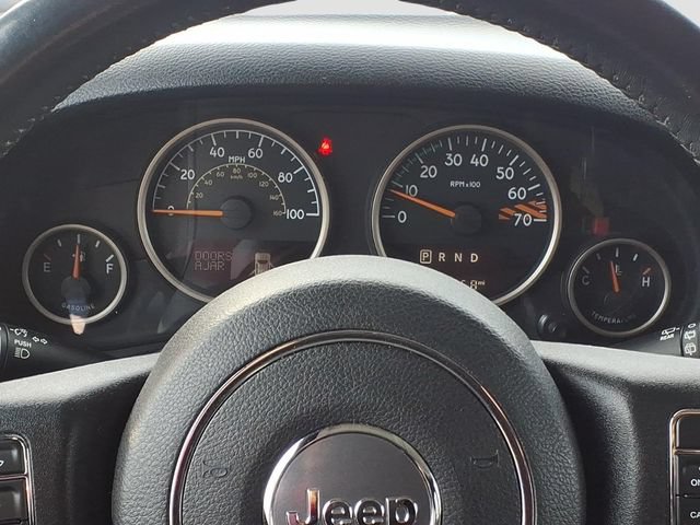 Used 2016 Jeep Wrangler Unlimited Sahara AWD/4WD image 11