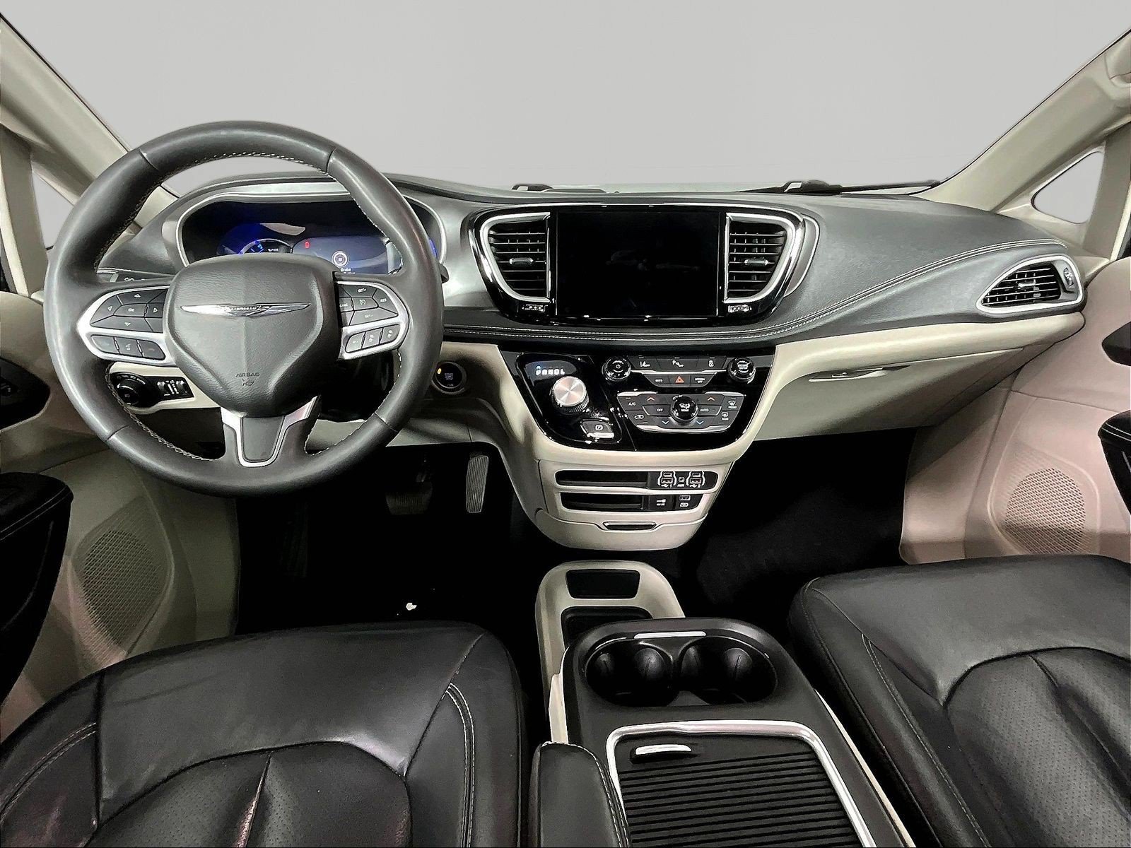 Used 2022 Chrysler Pacifica Touring-L FWD image 7