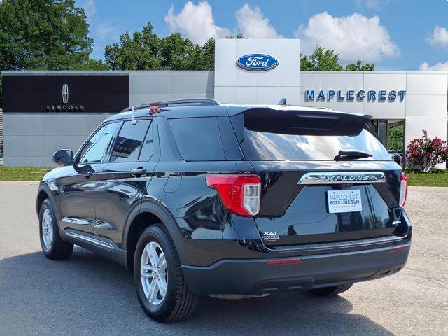 Certified 2022 Ford Explorer XLT image 3