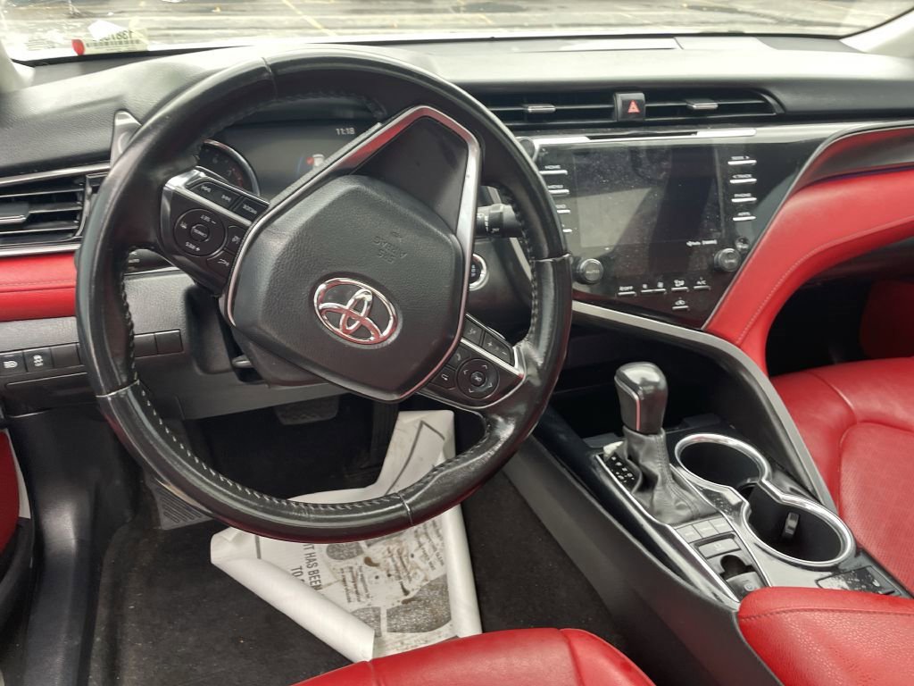 Used 2020 Toyota Camry XSE image 2