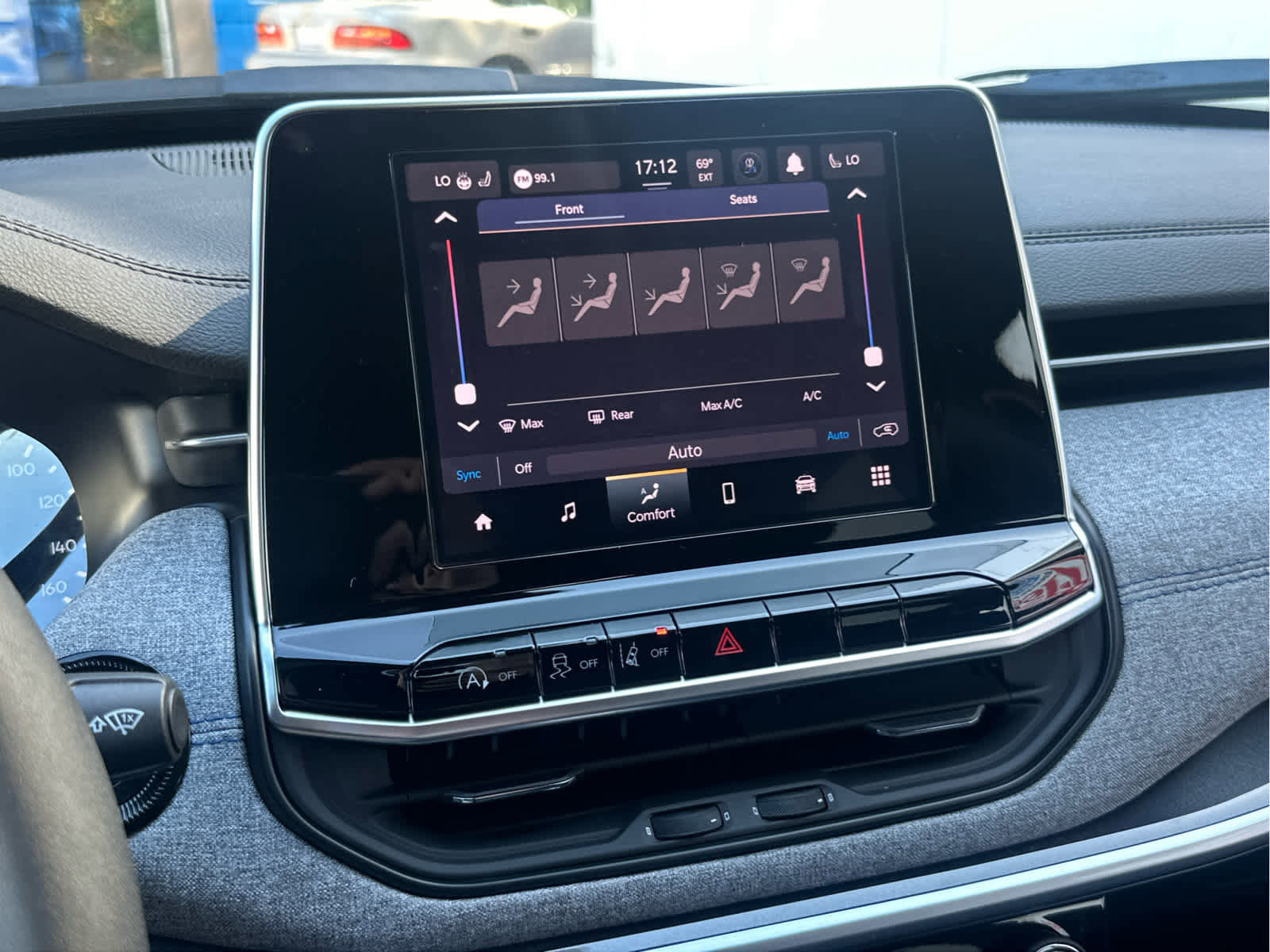 New 2025 Jeep Compass Latitude w/ Convenience Group image 40