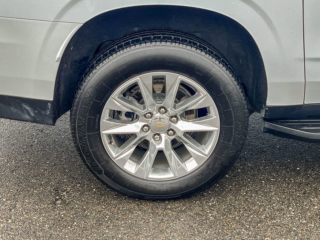 Used 2023 Chevrolet Suburban Premier image 14