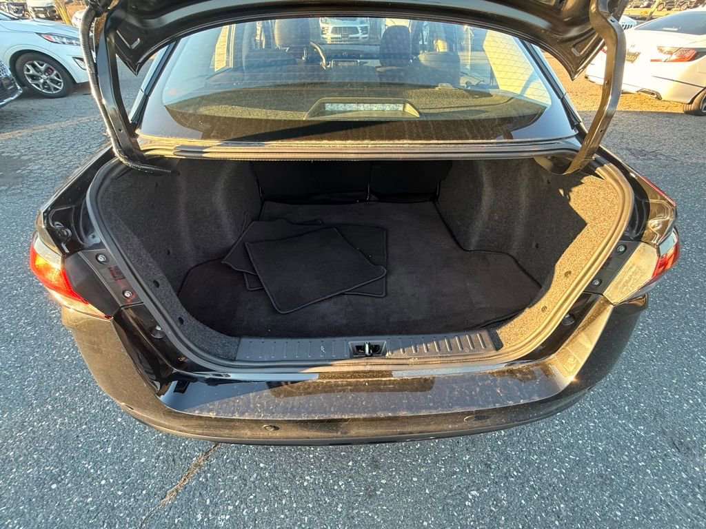 Used 2023 Nissan Versa SV FWD image 13