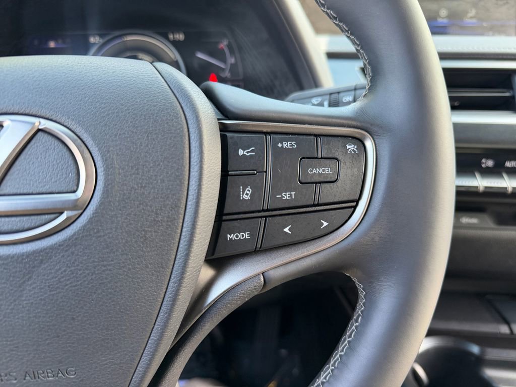 Certified 2020 Lexus UX 250h w/ Accessory Package AWD/4WD image 18