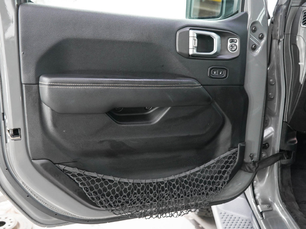 Used 2019 Jeep Wrangler Unlimited Sahara AWD/4WD image 18
