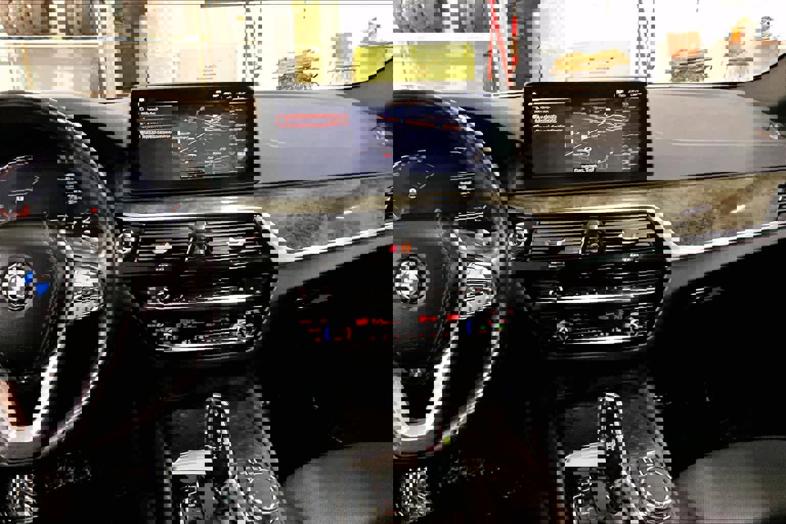 Used 2021 BMW 540i xDrive w/ Premium Package image 6