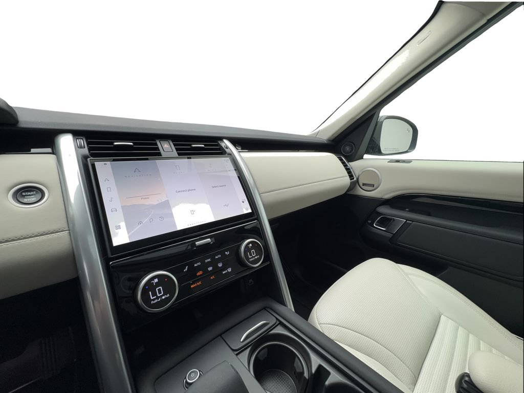 Used 2025 Land Rover Discovery S AWD/4WD image 46