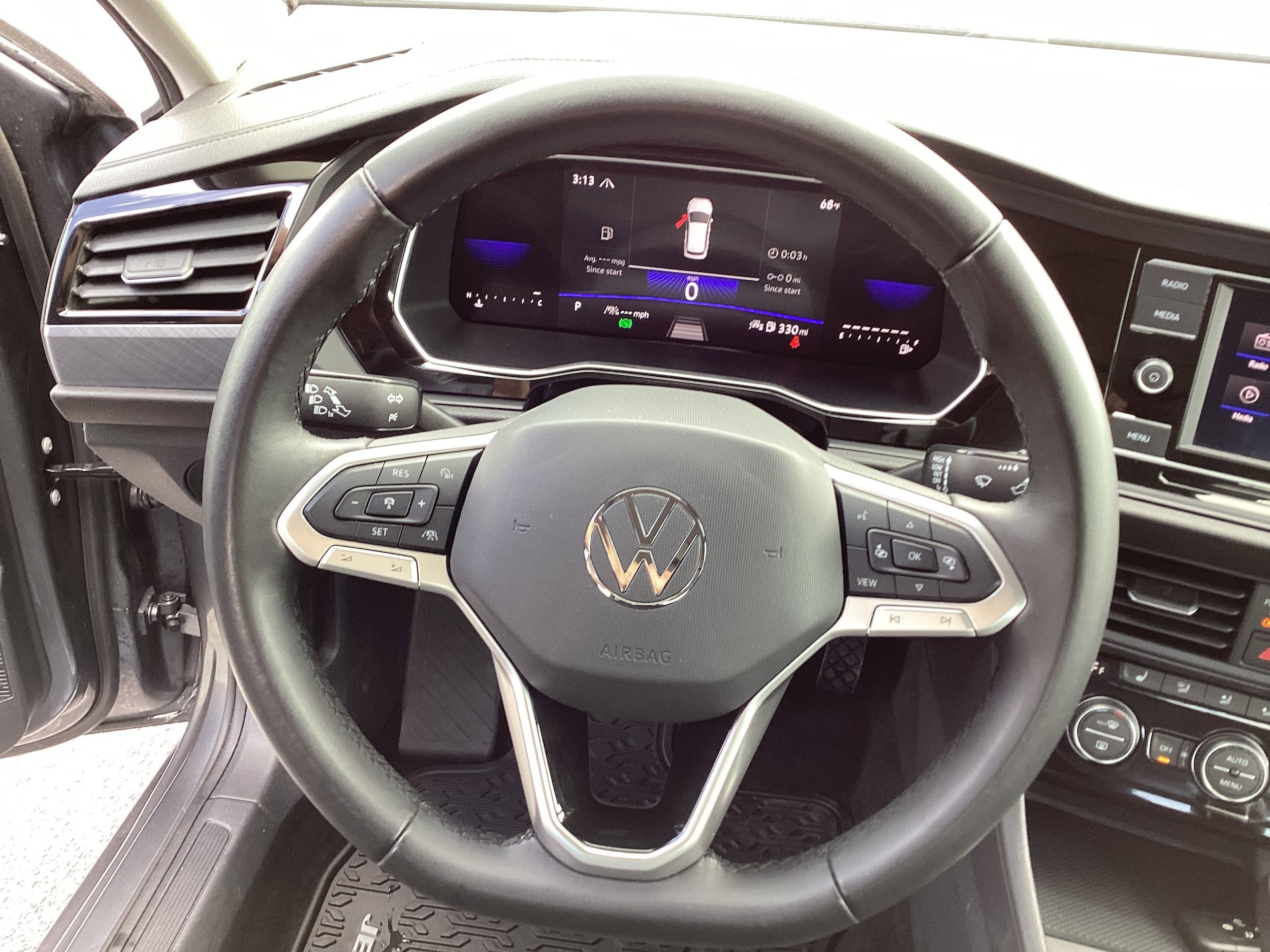 Used 2024 Volkswagen Jetta SE FWD image 15